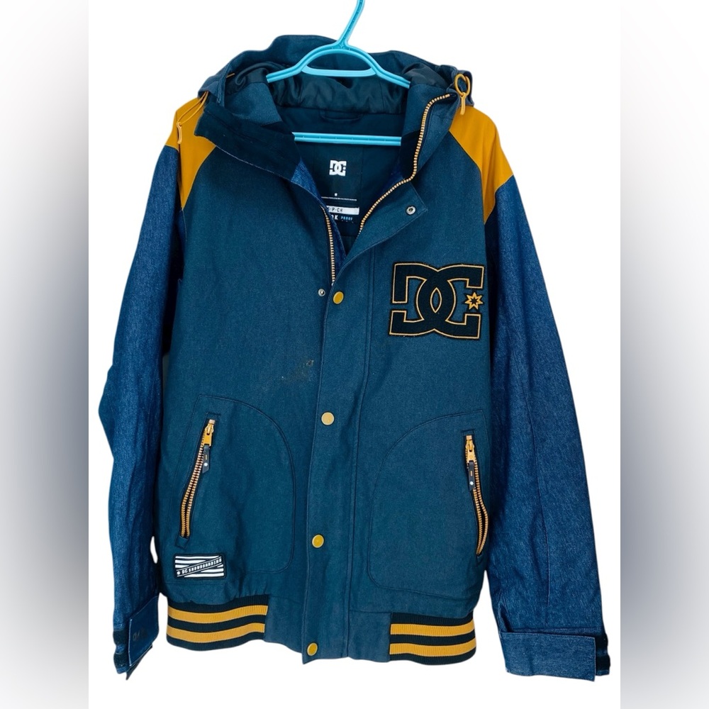 DC Shoes Men’s Blue & Yellow Varsity Snowboard Jacket Size Small CALL-OUTS